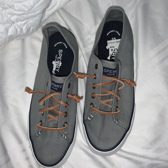 Women’s sperry pier view slip ons - Picture 2 of 3